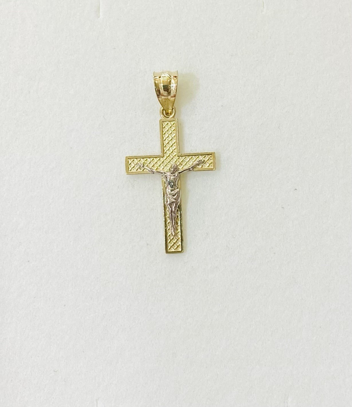 10K Solid Yellow Gold Cluster Cross Diamond Cut Pendant 0.89GM