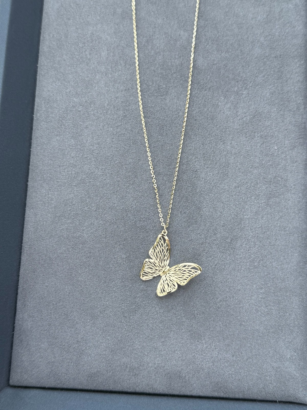 Solid 10K Gold Textured Butterfly Pendant Necklace Yellow Gold 18” Inch – Italy