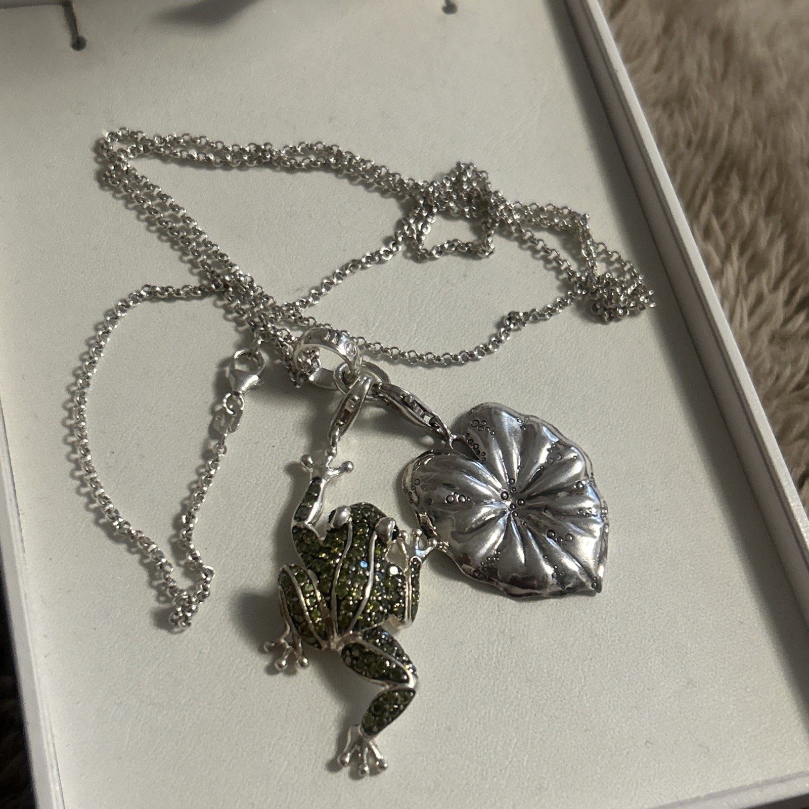 Genuine Thomas Sabo Sparkling Frog & Lrg Waterlily Leaf Pendants & TS 70cm Chain