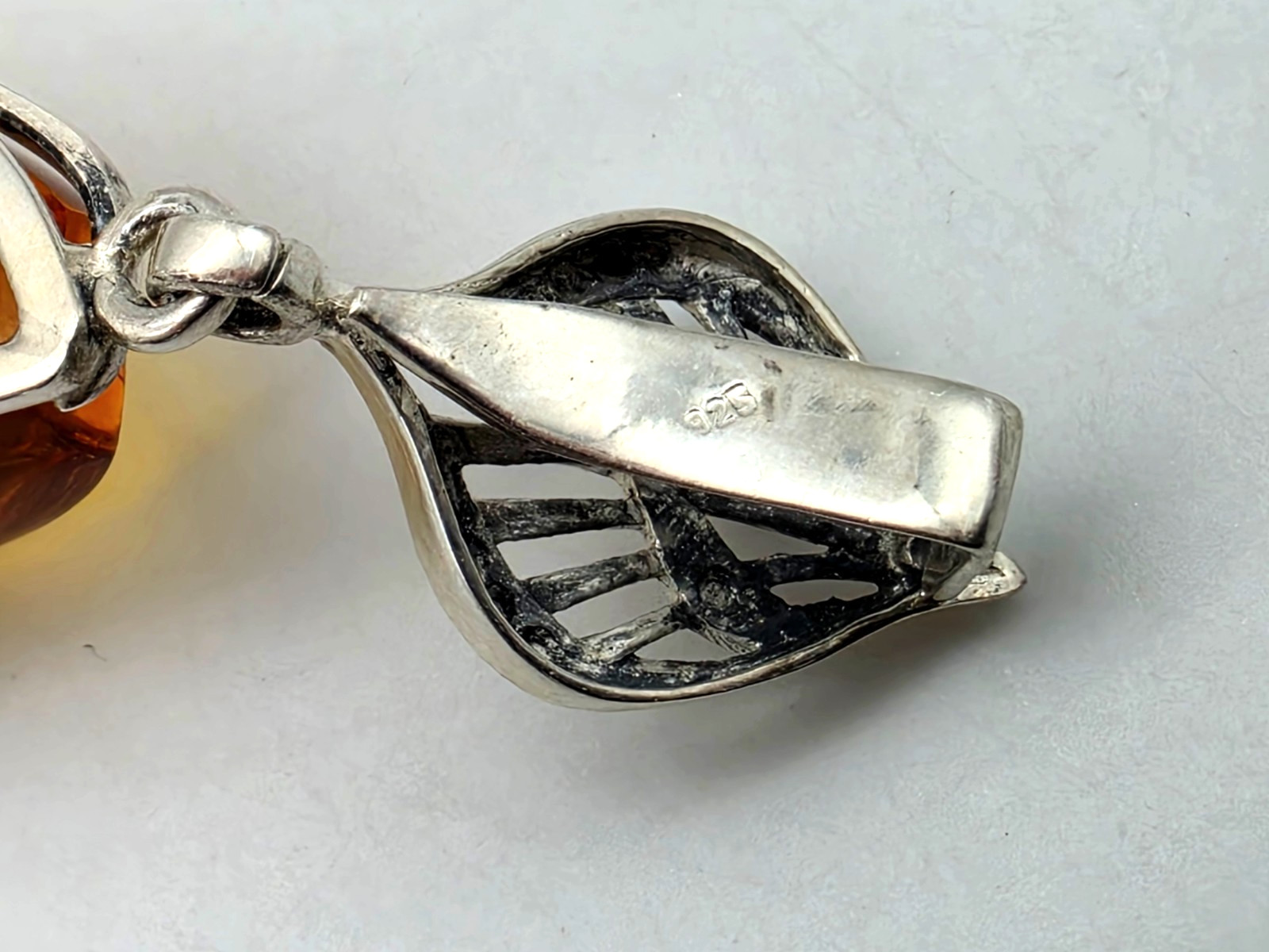 NEW DETAILED STERLING SILVER PENDANT SETTING W/LARGE NATURAL BALTIC AMBER 18 GR.