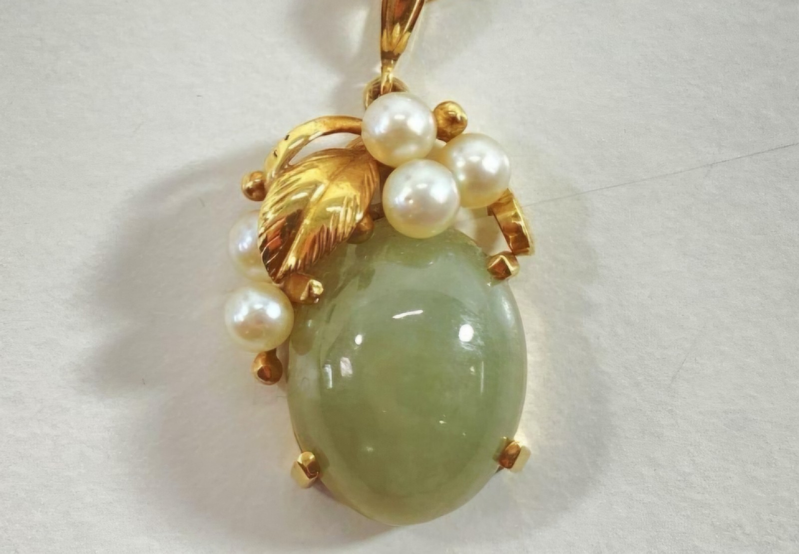 Ming’s Hawaii Jadeite And Pearl Pendant Semi Translucent Sides 14k Gold Stamp
