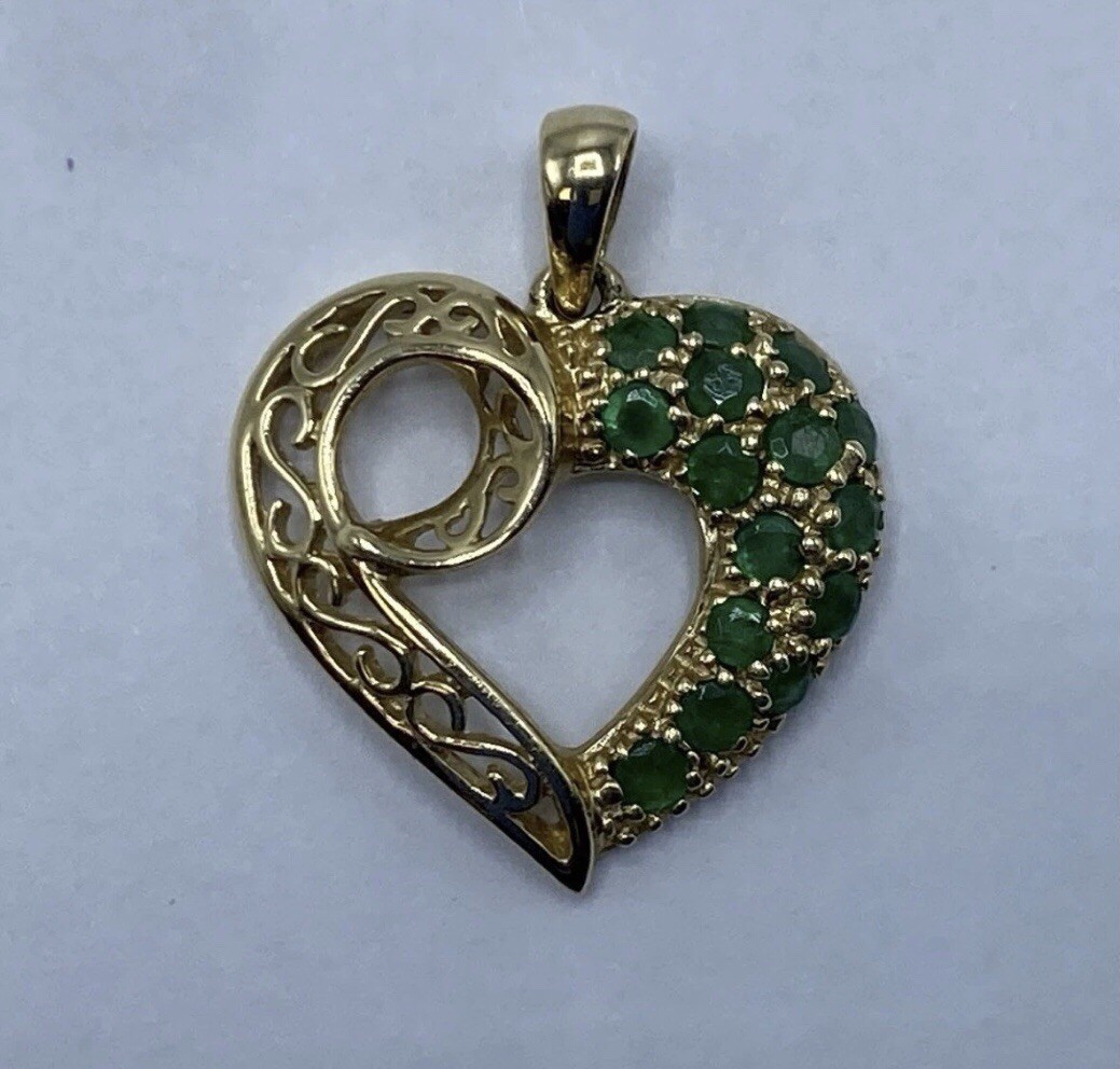 14K Yellow Gold Emerald Open Heart Pendant Filigree Scroll Design 2.03g