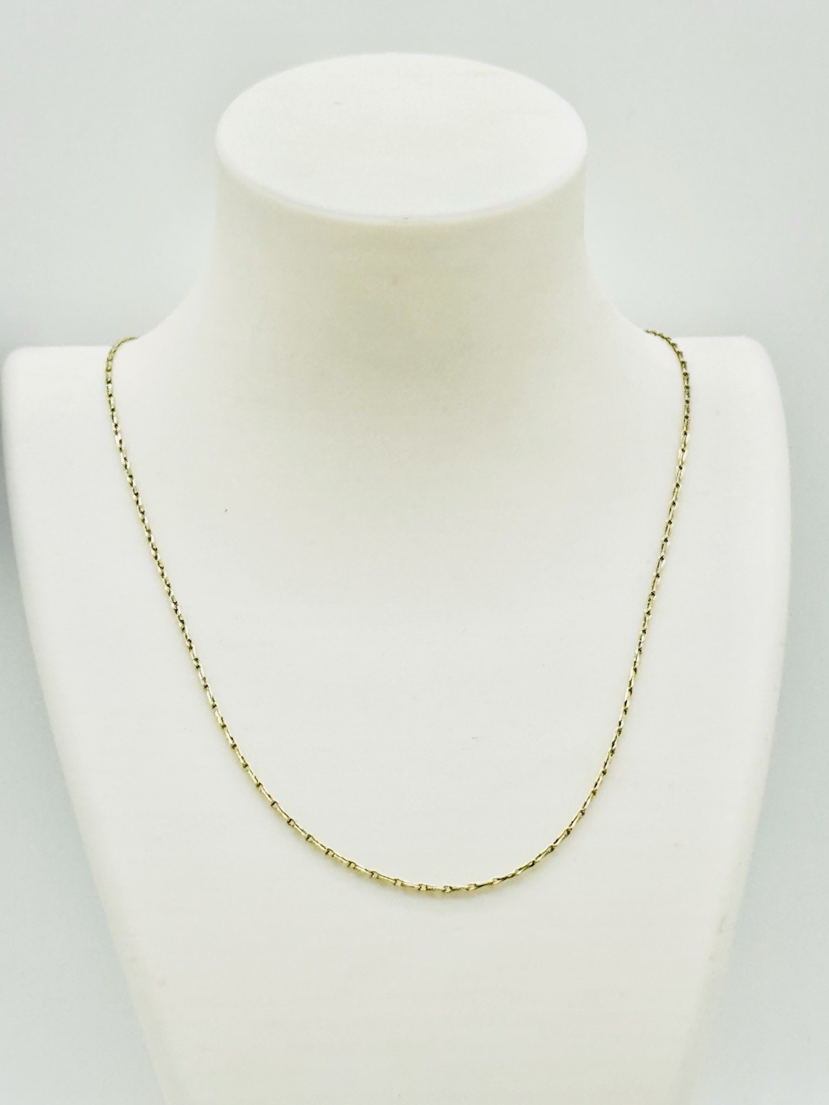 14K Yellow Gold 1.4mm Chain Link Necklace 3.14 grams Stamped 585 Italy 18” G1