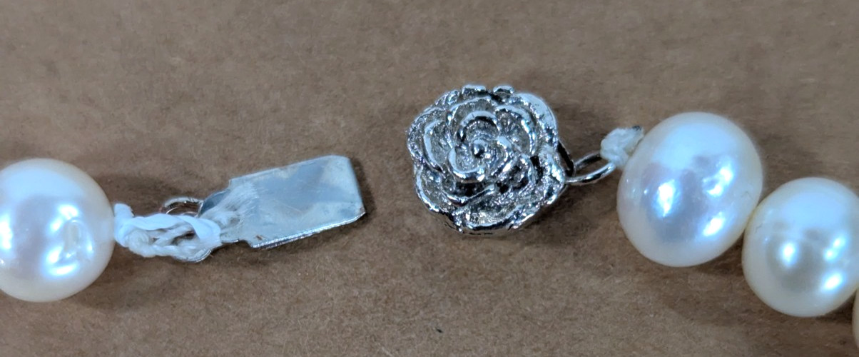 Vintage Genuine Pearl Necklace w/ Silver Rose Clasp Classic Elegant 15.5″