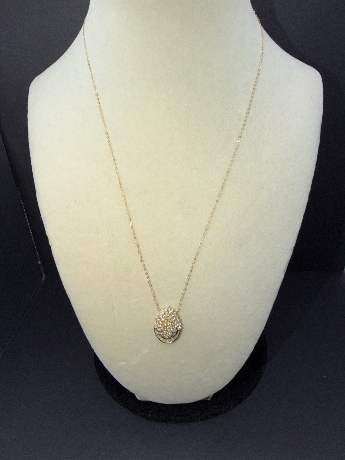 18k Yellow gold Diamond Cluster Necklace