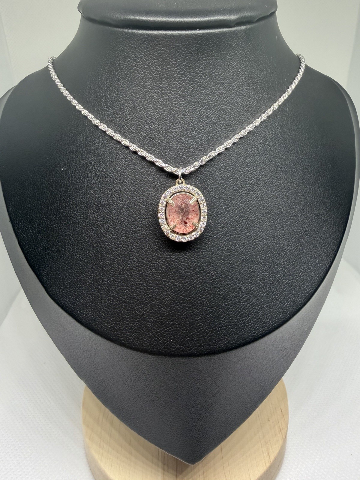 2.67 Carat Strawberry Quartz Set In 925 Silver With 16 Inch 925 Silver Chain