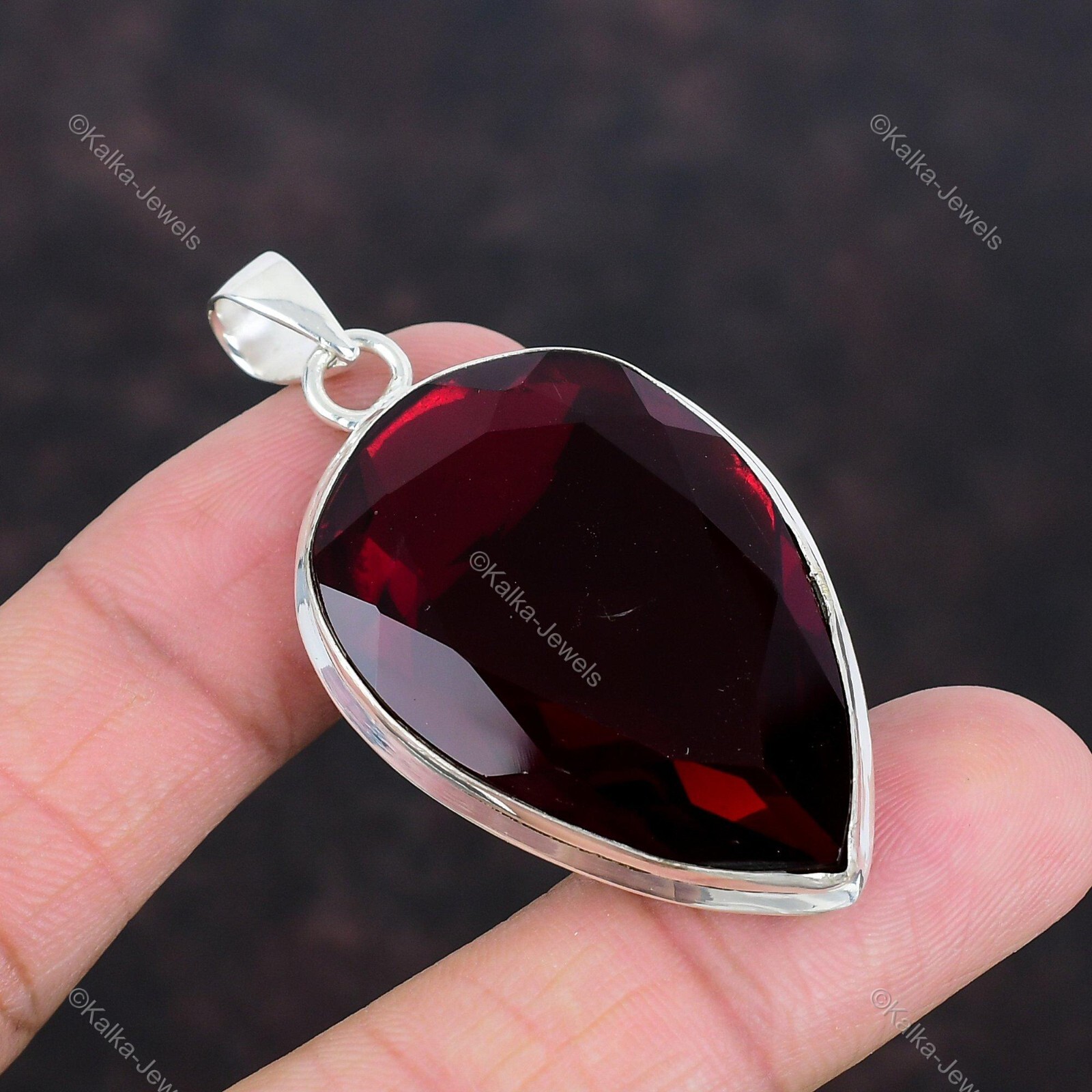 Anniversary Gift For Her Natural Mozambique Garnet Gemstone Pendant 925 Silver