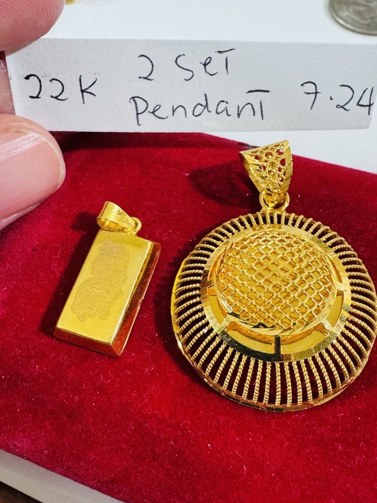 22K 916 22C Real Gold Two Set of Pendant 1 x Bar & 1x Round 7.24g