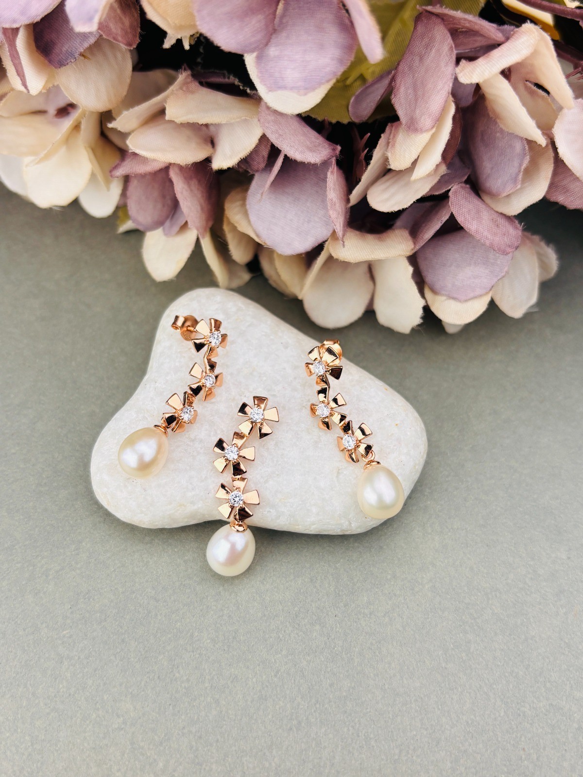 925 Silver Pearl Floral Pendant Set Rose Gold Plated (Without Chain) for women