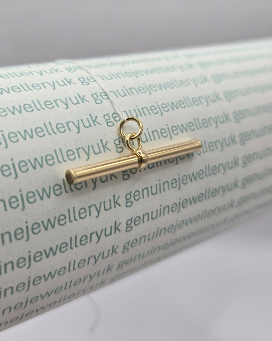 9ct Yellow Gold 30mm Round T-Bar Pendant WITHOUT CHAIN