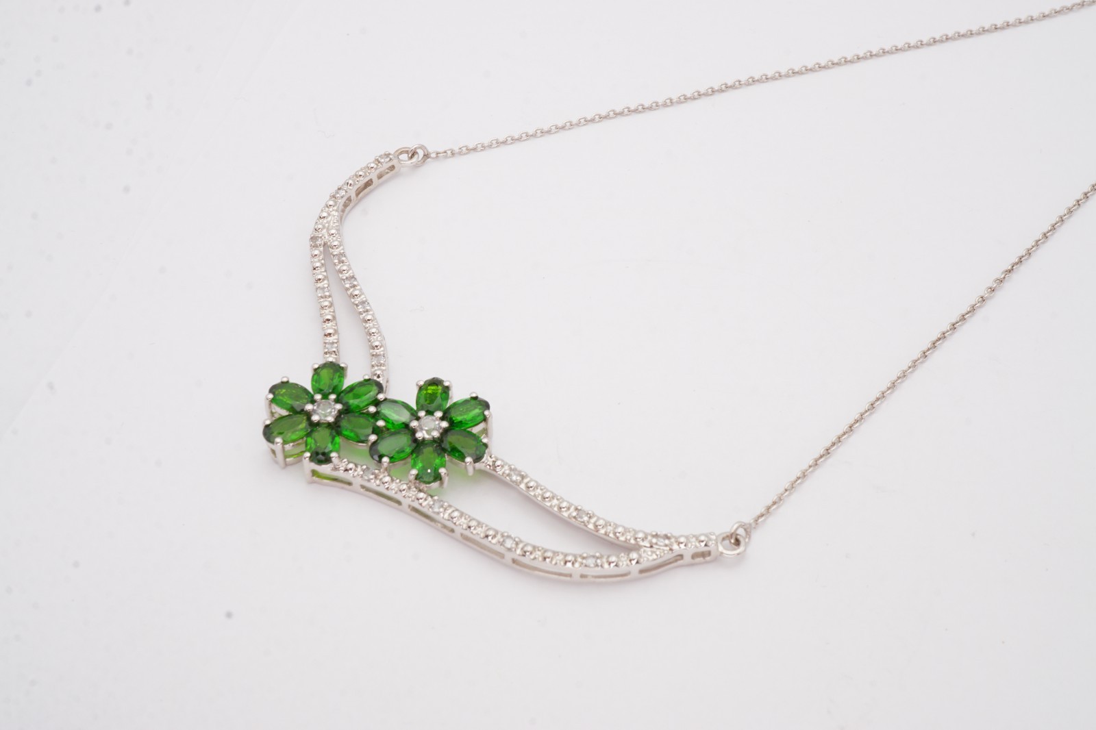 Sterling Silver 925 Chrome Diopside White Topaz Flower Necklace 18″