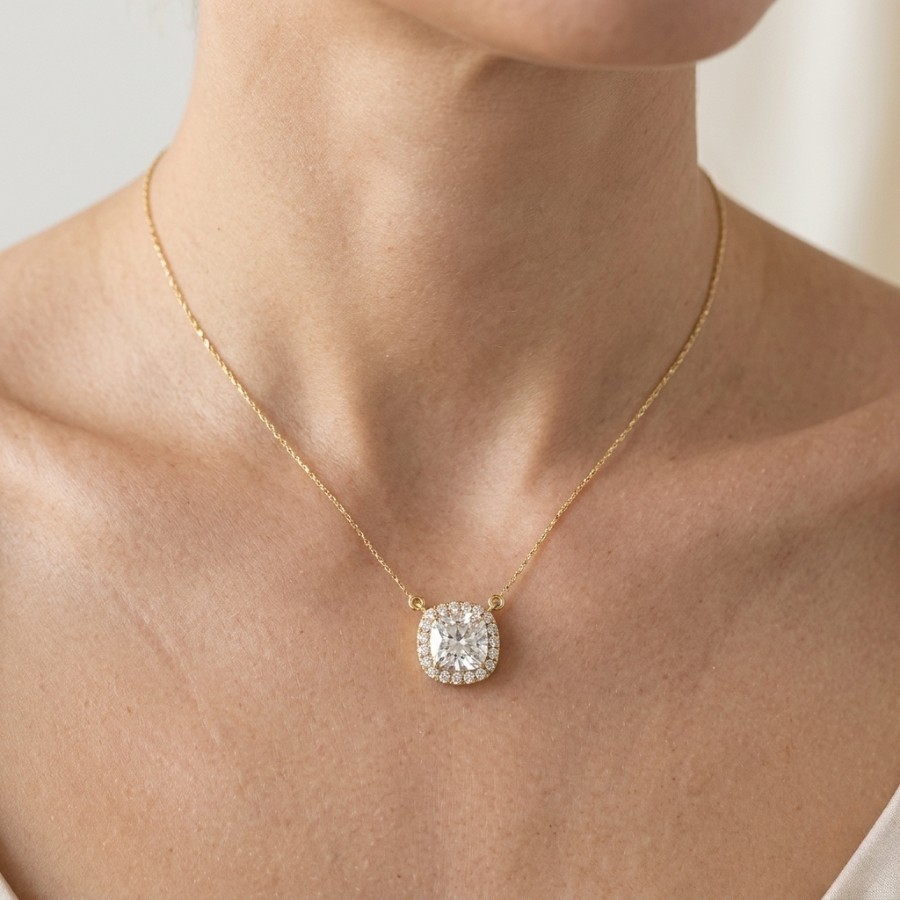 2.30 Ct VS1 Lab Grown Cushion Diamond Pendant 14k Yellow Gold IGI Certified