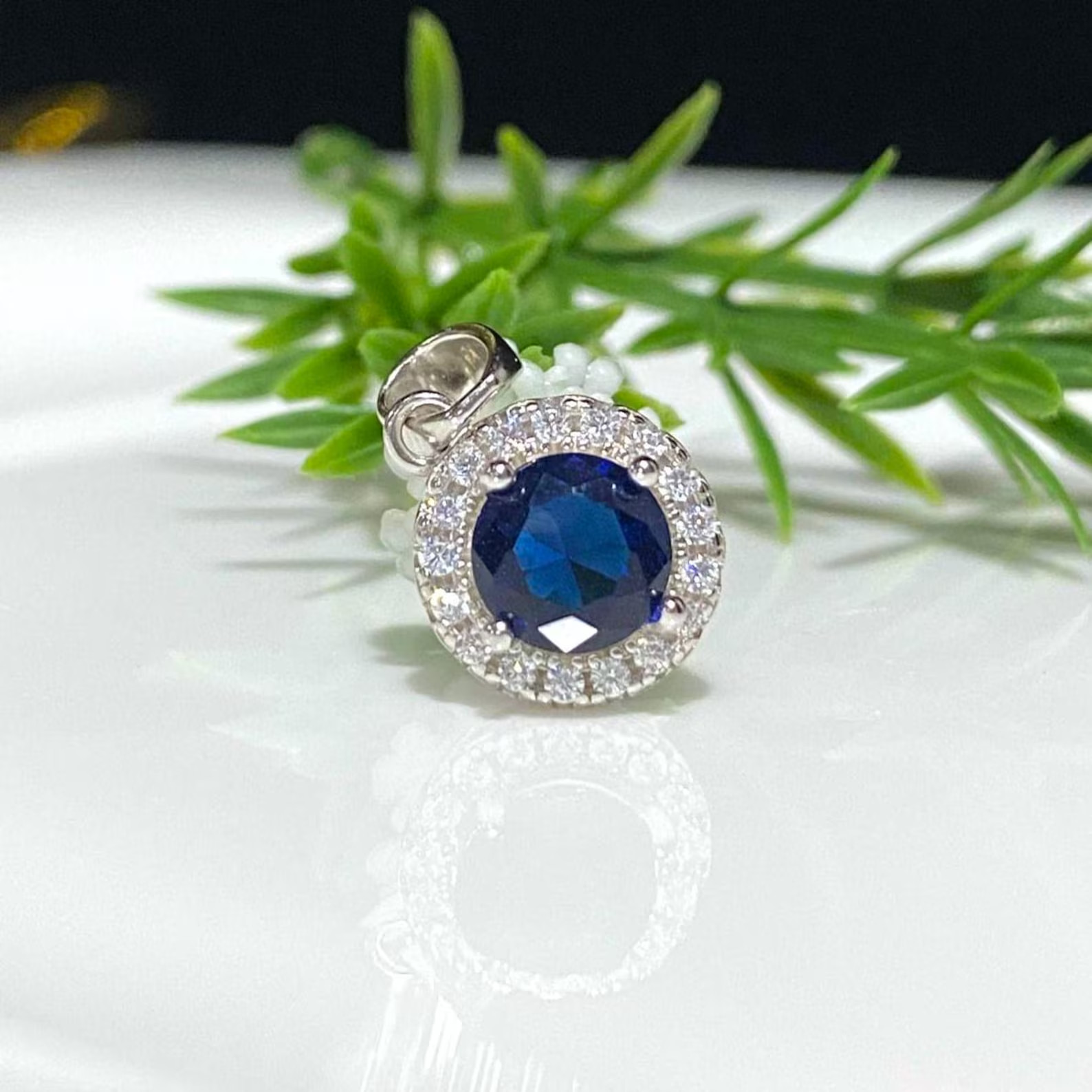 2.50 Ct Round Cut Natural Sapphire Diamond Beautiful Pendant 14K White Gold