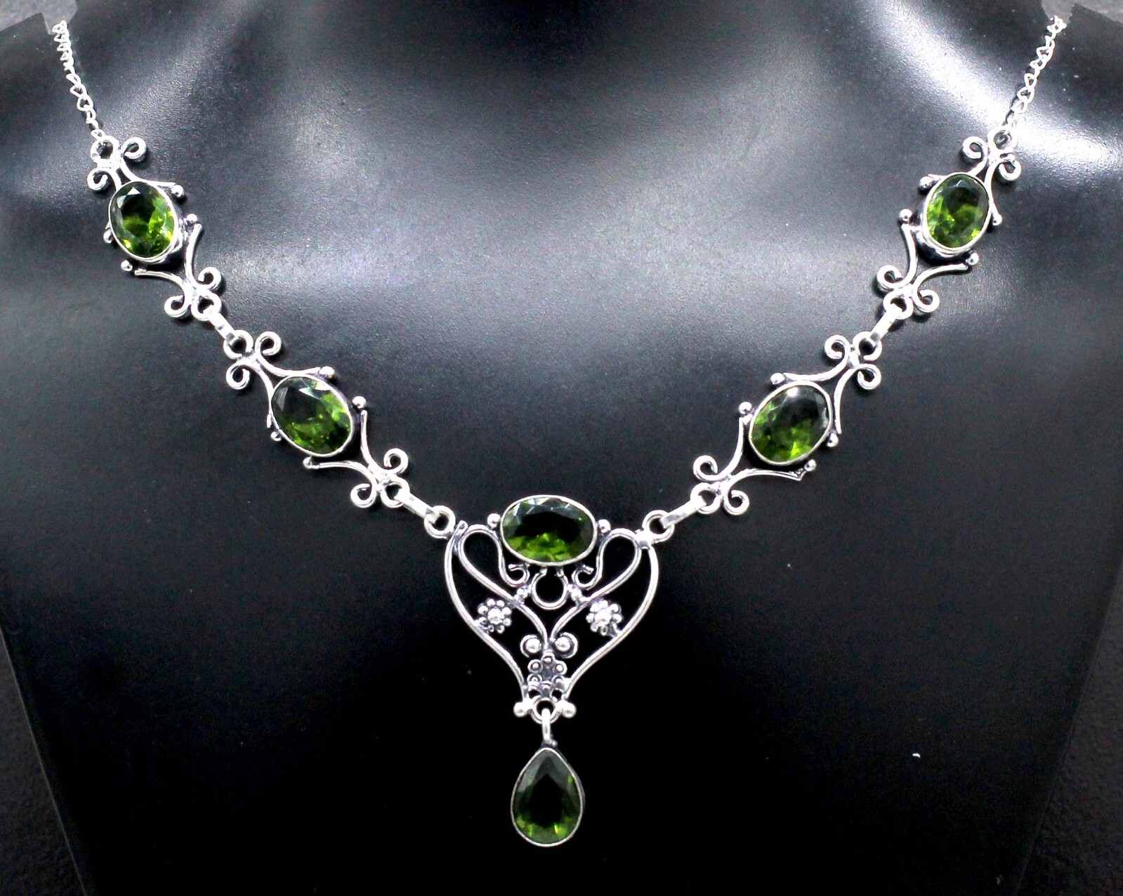 925 Sterling Silver Green Peridot Gemstone Handmade Jewelry Necklace Size-17-18