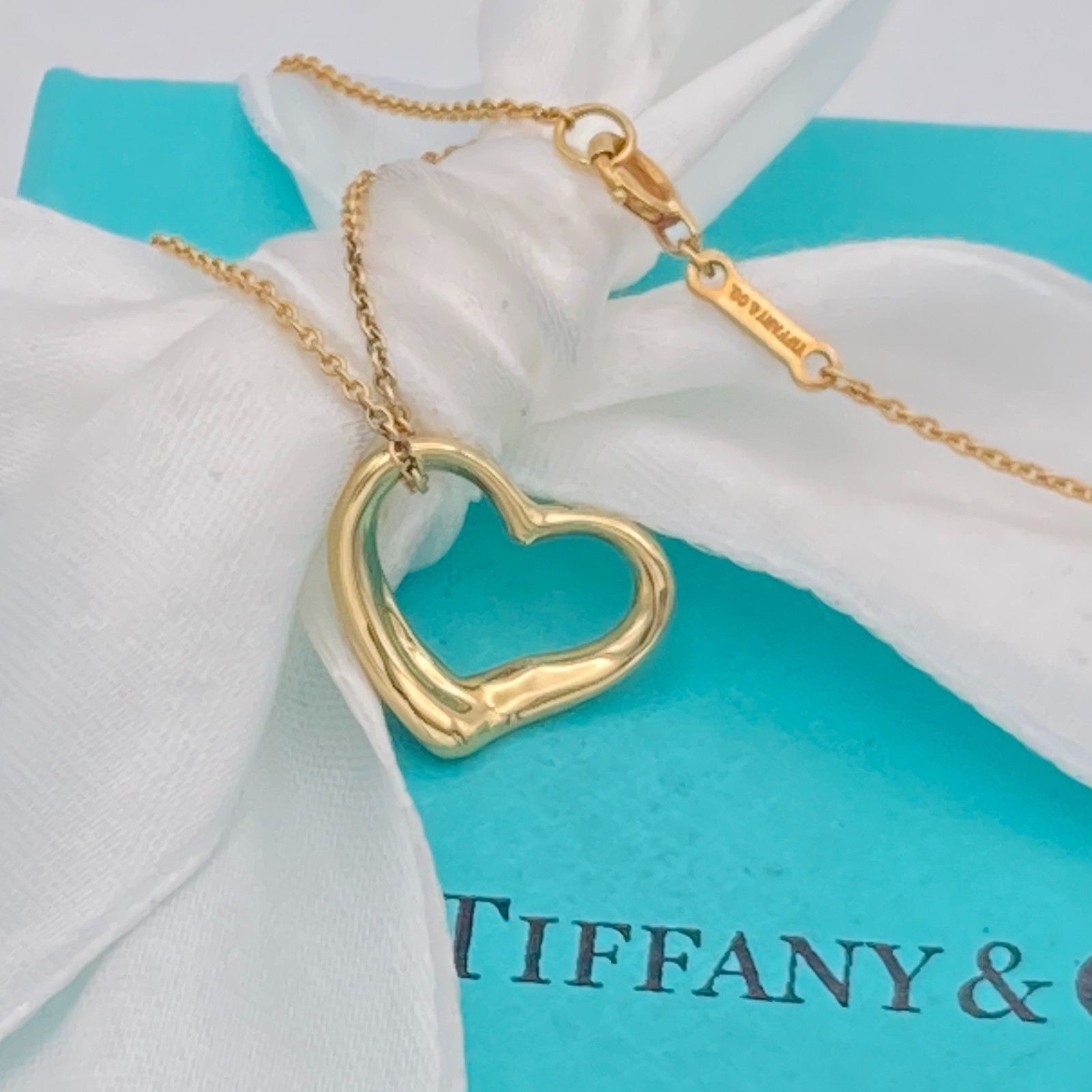 Tiffany & Co. 15mm Open Heart 3.0g Pendant Gold Necklace 16″ Elsa Peretti