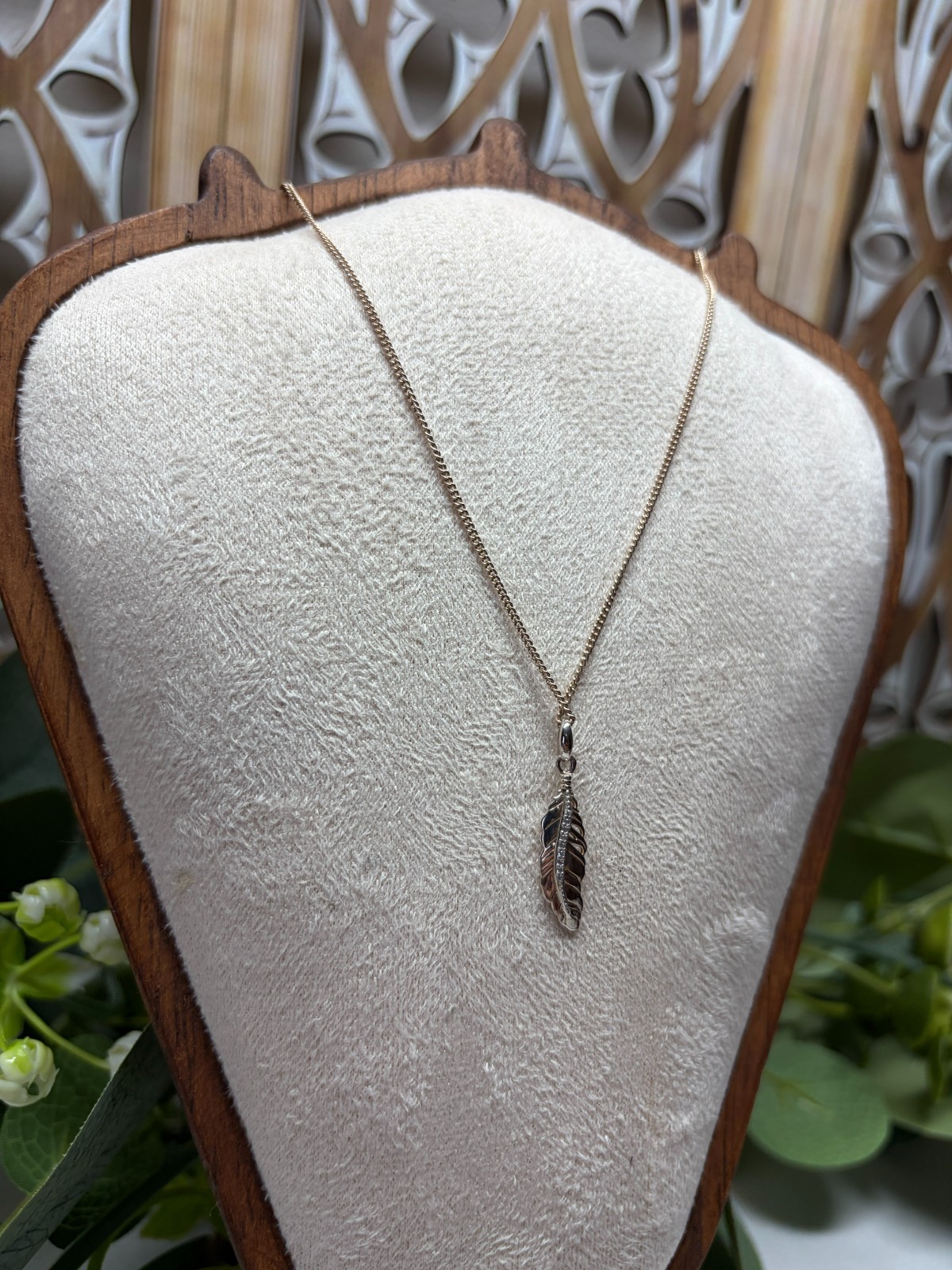 Dainty Gold Plated 925 Sterling Silver Feather Pendant Gemstone 16″ Necklace 3g